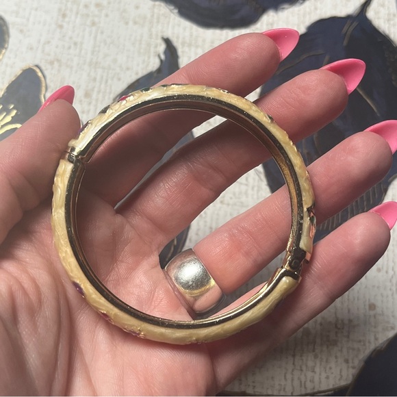 Vintage Gold Cream Pink and Green Floral Flower Enamel Snap Bangle Bracelet D2 - Picture 5 of 9